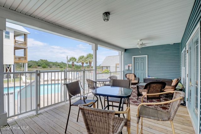 302 Vesta Court, Surf City, NC 28445