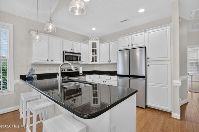 302 Vesta Court, Surf City, NC 28445