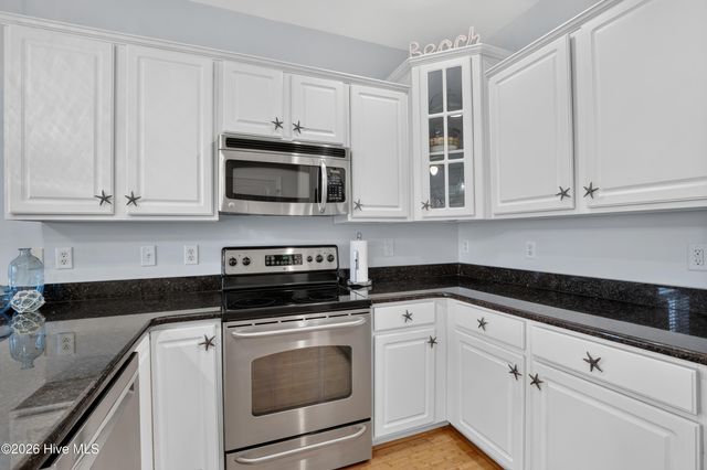 302 Vesta Court, Surf City, NC 28445
