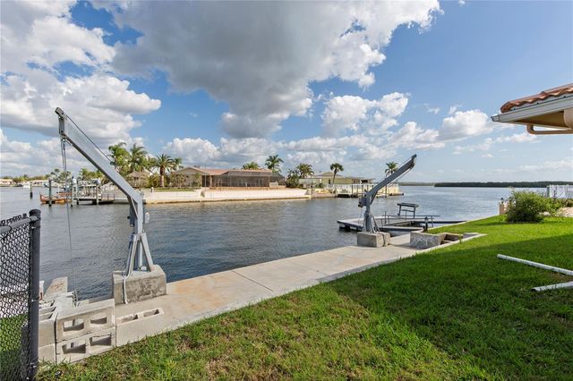 4964 SOUTH SHORE DRIVE, New Port Richey, FL 34652