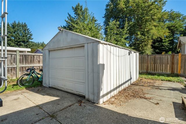 9113 Wildwood Avenue SW, Lakewood, WA 98498