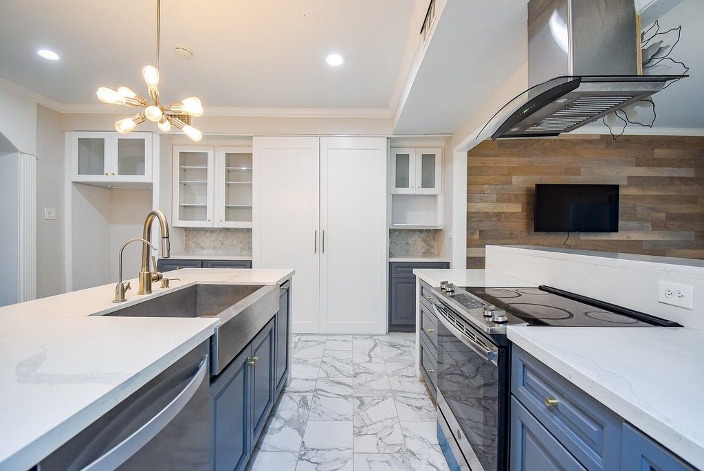 201 Vanderpool Lane 27, Houston, TX 77024