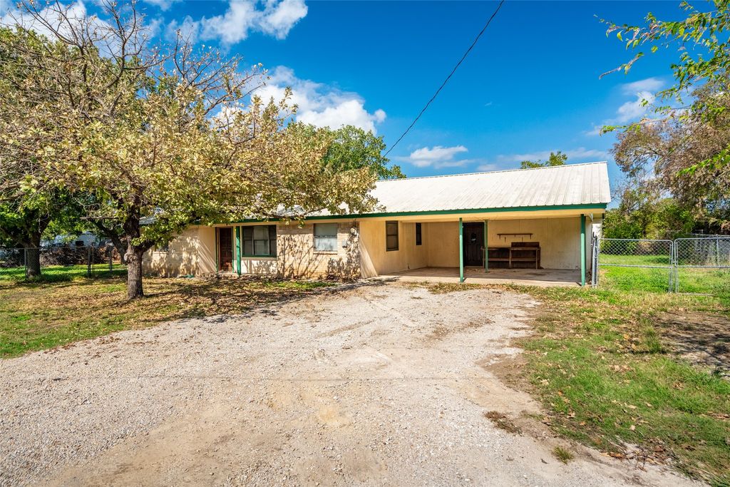 199 Park Street, Newark, TX 76071 — photo 3