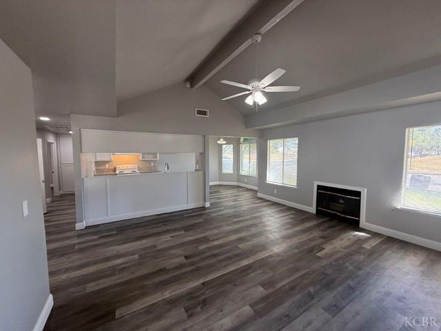 7127 N Antioch Avenue, Fresno, CA 93722