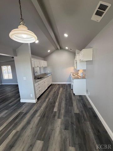 7127 N Antioch Avenue, Fresno, CA 93722
