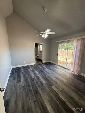 7127 N Antioch Avenue, Fresno, CA 93722