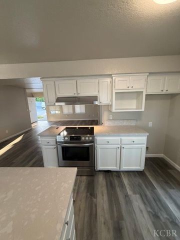 7127 N Antioch Avenue, Fresno, CA 93722