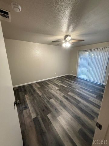 7127 N Antioch Avenue, Fresno, CA 93722