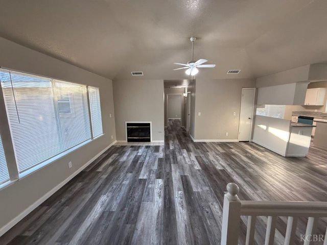 7127 N Antioch Avenue, Fresno, CA 93722