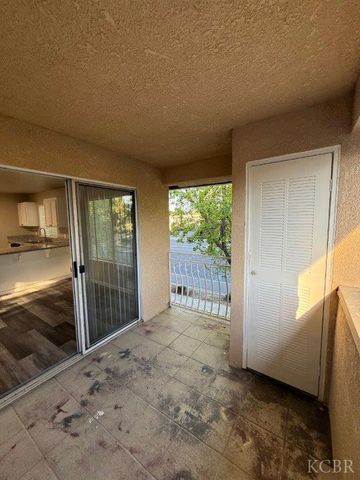 7127 N Antioch Avenue, Fresno, CA 93722