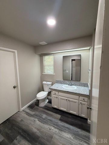 7127 N Antioch Avenue, Fresno, CA 93722