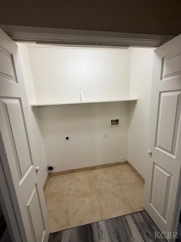 7127 N Antioch Avenue, Fresno, CA 93722