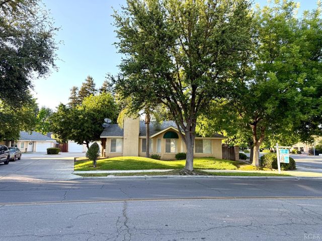 7127 N Antioch Avenue, Fresno, CA 93722