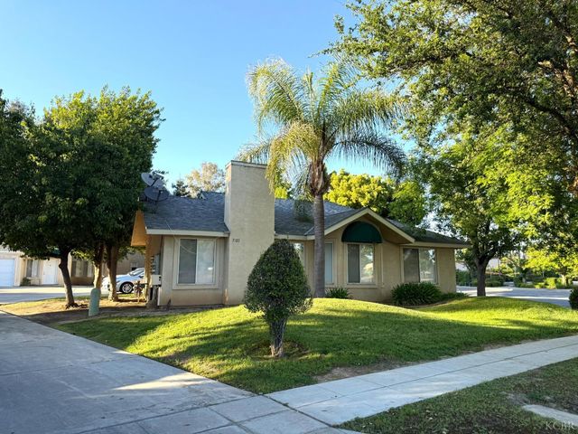 7127 N Antioch Avenue, Fresno, CA 93722