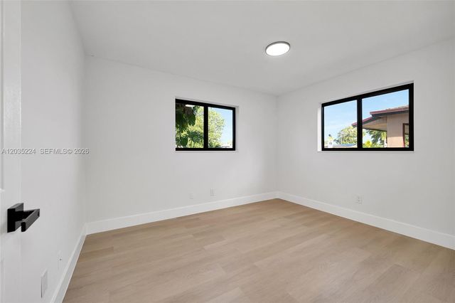 1421 NW 33rd Ave, Lauderhill, FL 33311