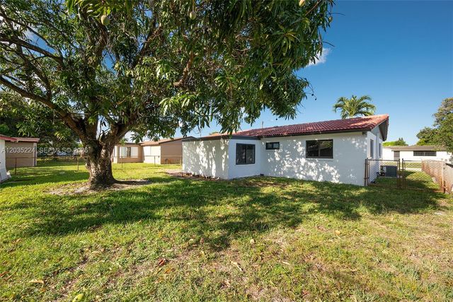 1421 NW 33rd Ave, Lauderhill, FL 33311