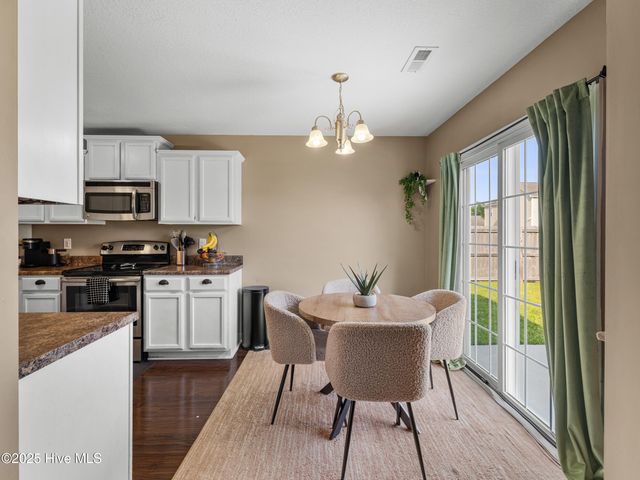 206 Riverstone Court, Jacksonville, NC 28546