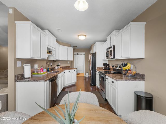206 Riverstone Court, Jacksonville, NC 28546