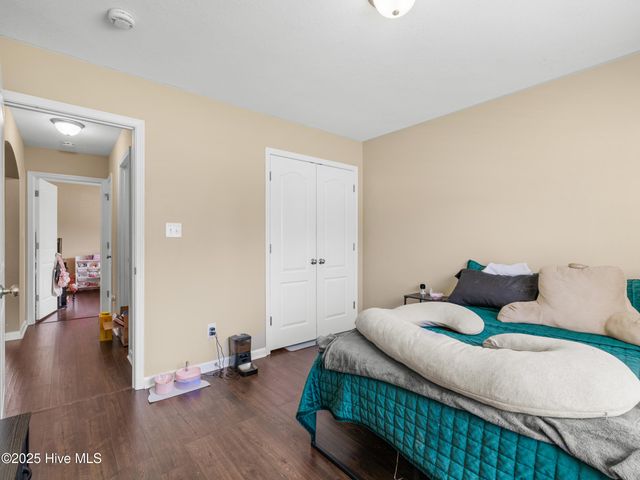 206 Riverstone Court, Jacksonville, NC 28546