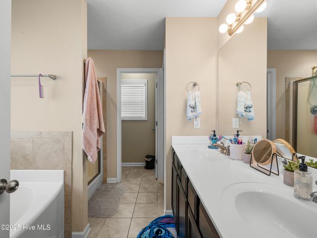 206 Riverstone Court, Jacksonville, NC 28546