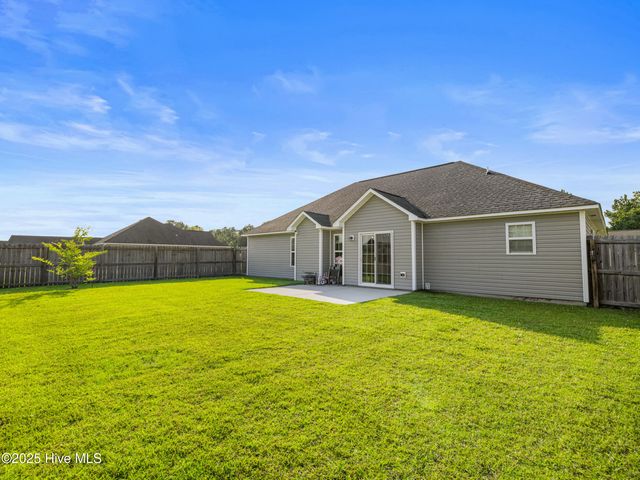 206 Riverstone Court, Jacksonville, NC 28546