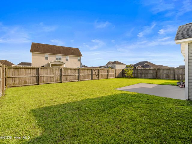 206 Riverstone Court, Jacksonville, NC 28546