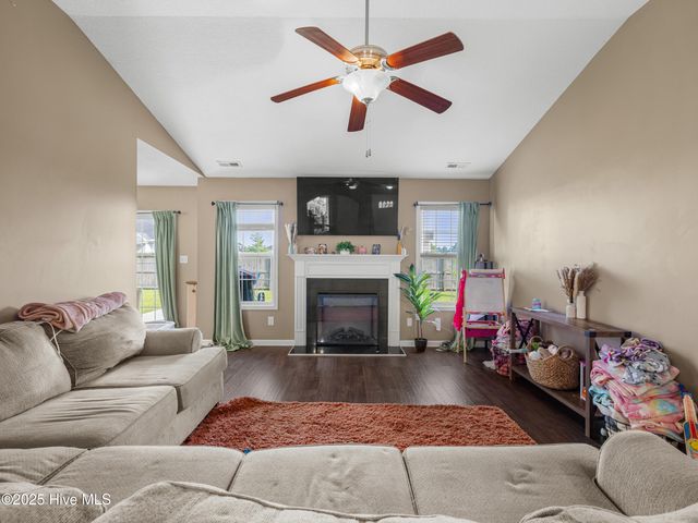 206 Riverstone Court, Jacksonville, NC 28546