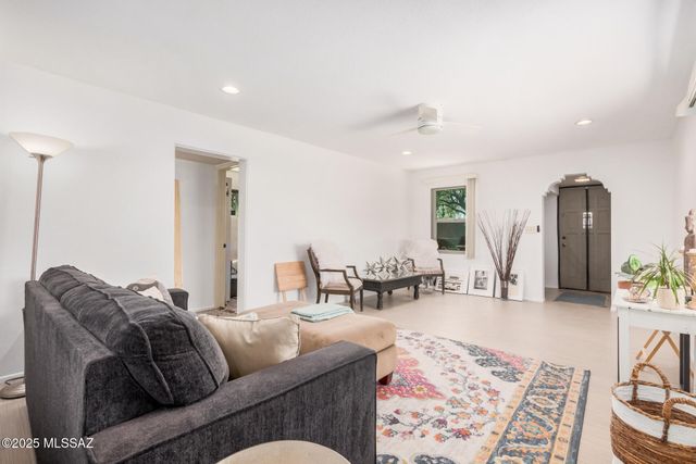 1130 E Spring Street, Tucson, AZ 85719