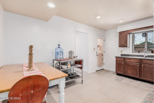 1130 E Spring Street, Tucson, AZ 85719