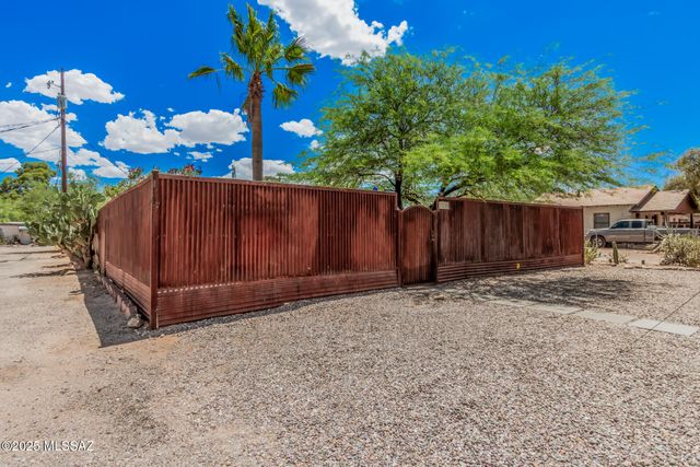 1130 E Spring Street, Tucson, AZ 85719