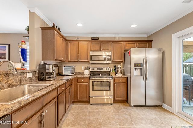 415 Ridgeway Drive, Sneads Ferry, NC 28460