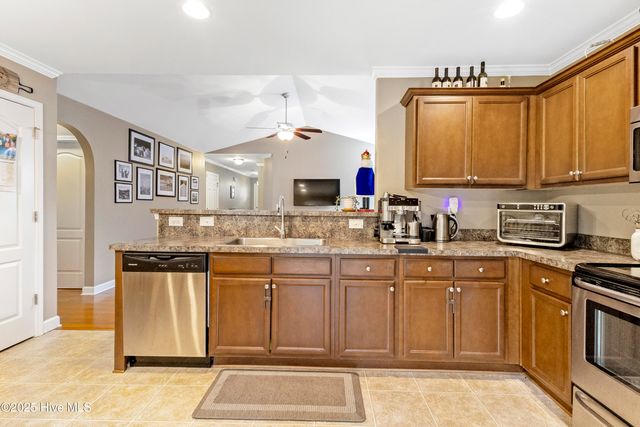 415 Ridgeway Drive, Sneads Ferry, NC 28460