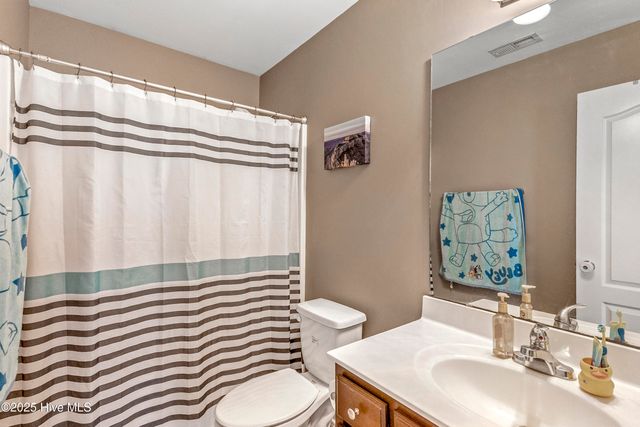 415 Ridgeway Drive, Sneads Ferry, NC 28460