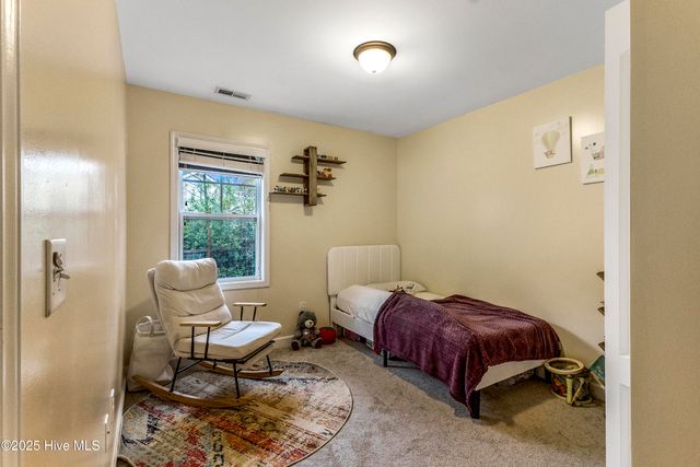 415 Ridgeway Drive, Sneads Ferry, NC 28460