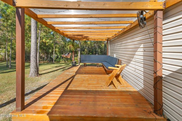 415 Ridgeway Drive, Sneads Ferry, NC 28460