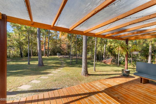 415 Ridgeway Drive, Sneads Ferry, NC 28460