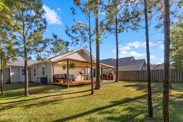 415 Ridgeway Drive, Sneads Ferry, NC 28460