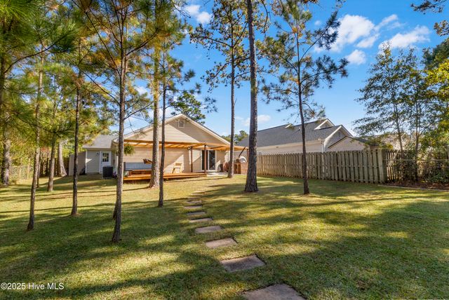 415 Ridgeway Drive, Sneads Ferry, NC 28460