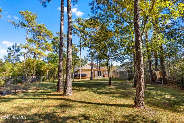 415 Ridgeway Drive, Sneads Ferry, NC 28460