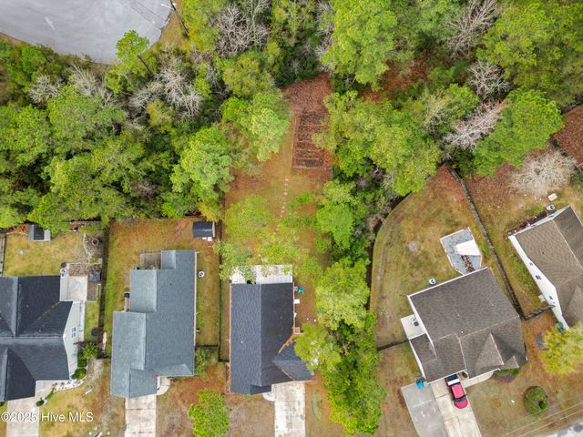 415 Ridgeway Drive, Sneads Ferry, NC 28460