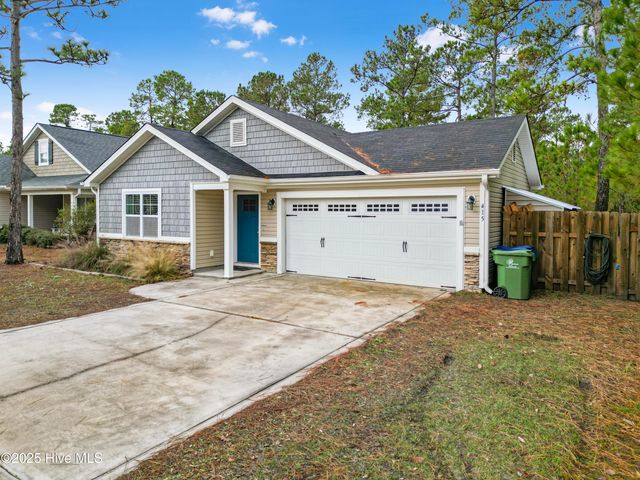 415 Ridgeway Drive, Sneads Ferry, NC 28460