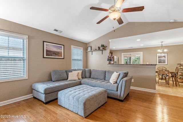 415 Ridgeway Drive, Sneads Ferry, NC 28460