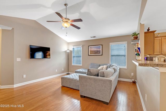 415 Ridgeway Drive, Sneads Ferry, NC 28460