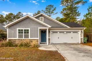 415 Ridgeway Drive, Sneads Ferry, NC 28460