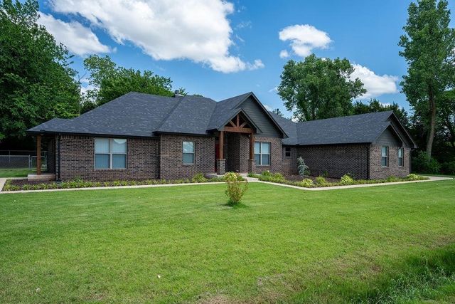 224 N Richard Terrace, Mustang, OK 73064