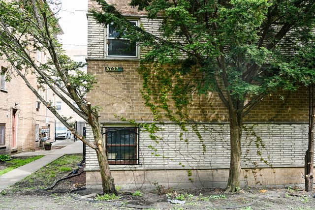 6707 S Chappel Avenue 4W, Chicago, IL 60649