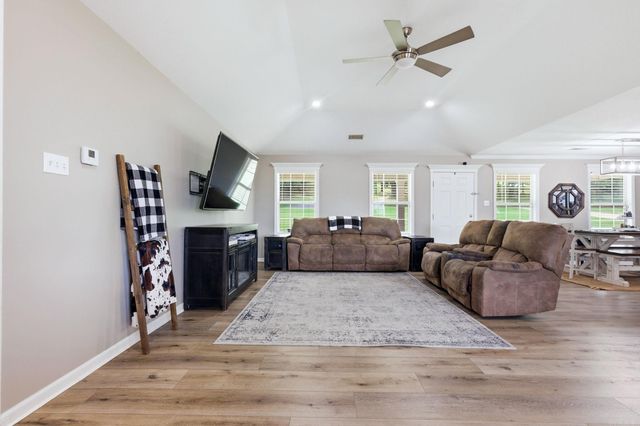 609 Swinging Bridge Road, Beebe, AR 72012
