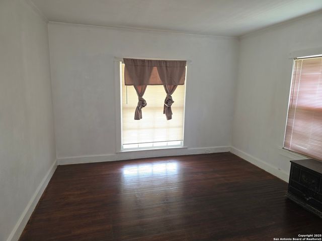 124 Moore, Seguin, TX 78155