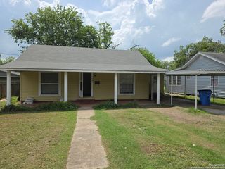 124 Moore, Seguin, TX 78155