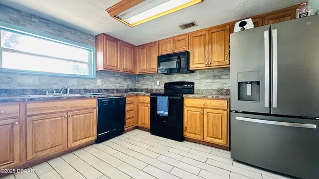 1228 Leon Lane, Daytona Beach, FL 32117